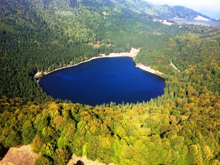 Lacul Sfânta Ana – un loc al confluenței dintre mistic și real